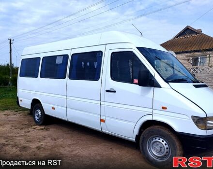 Білий Мерседес Sprinter, об'ємом двигуна 2.3 л та пробігом 500 тис. км за 6700 $, фото 1 на Automoto.ua