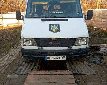 Белый Мерседес Sprinter, объемом двигателя 2.2 л и пробегом 480 тыс. км за 5000 $, фото 10 на Automoto.ua