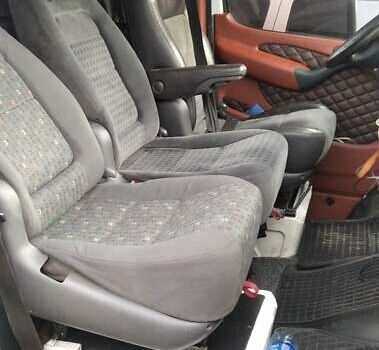 Белый Мерседес Sprinter, объемом двигателя 2.69 л и пробегом 480 тыс. км за 14600 $, фото 21 на Automoto.ua