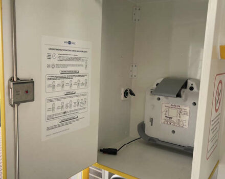 Белый Мерседес Sprinter, объемом двигателя 3 л и пробегом 251 тыс. км за 27815 $, фото 12 на Automoto.ua