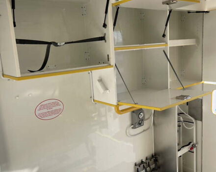 Белый Мерседес Sprinter, объемом двигателя 3 л и пробегом 251 тыс. км за 27815 $, фото 23 на Automoto.ua