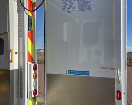 Белый Мерседес Sprinter, объемом двигателя 3 л и пробегом 251 тыс. км за 27815 $, фото 38 на Automoto.ua