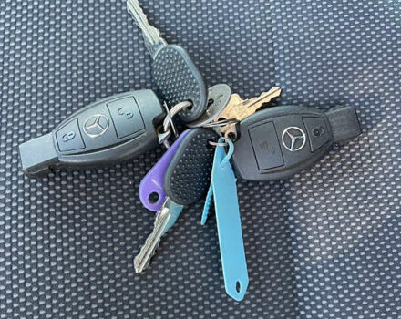 Белый Мерседес Sprinter, объемом двигателя 3 л и пробегом 251 тыс. км за 27815 $, фото 56 на Automoto.ua