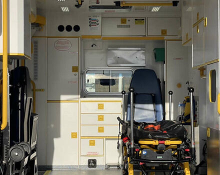 Белый Мерседес Sprinter, объемом двигателя 3 л и пробегом 251 тыс. км за 27815 $, фото 11 на Automoto.ua