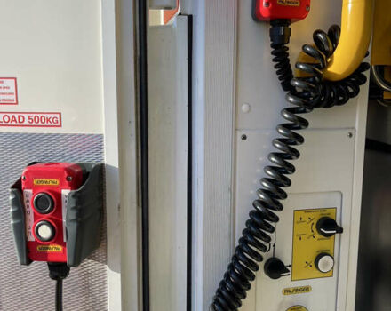 Белый Мерседес Sprinter, объемом двигателя 3 л и пробегом 251 тыс. км за 27815 $, фото 35 на Automoto.ua