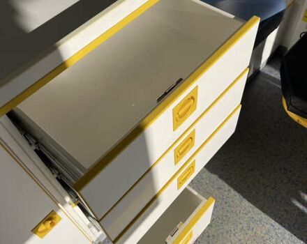 Белый Мерседес Sprinter, объемом двигателя 3 л и пробегом 251 тыс. км за 27815 $, фото 16 на Automoto.ua