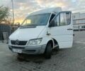 Белый Мерседес Sprinter, объемом двигателя 2.69 л и пробегом 225 тыс. км за 12500 $, фото 1 на Automoto.ua