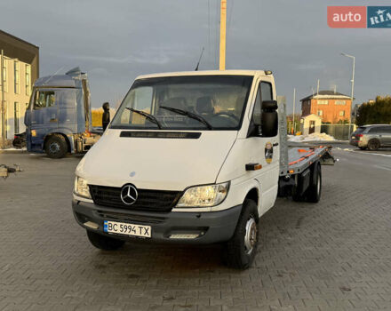 Белый Мерседес Sprinter, объемом двигателя 2.69 л и пробегом 295 тыс. км за 14999 $, фото 1 на Automoto.ua