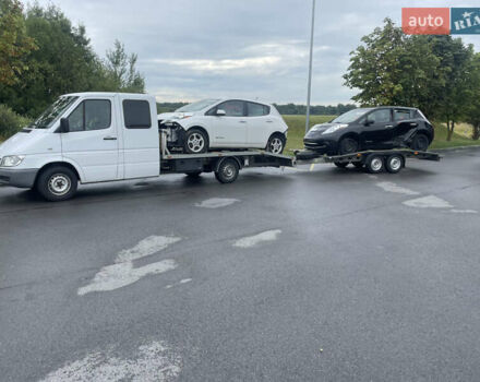 Белый Мерседес Sprinter, объемом двигателя 2.69 л и пробегом 588 тыс. км за 15200 $, фото 3 на Automoto.ua