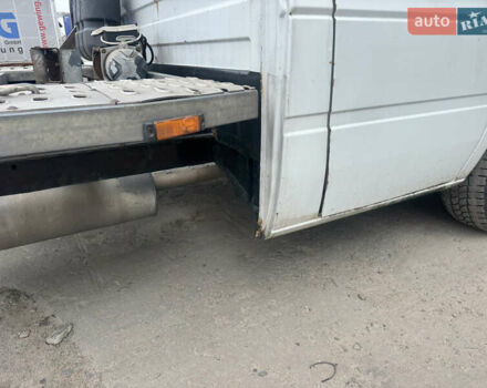 Белый Мерседес Sprinter, объемом двигателя 2.69 л и пробегом 900 тыс. км за 8700 $, фото 3 на Automoto.ua
