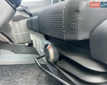 Белый Мерседес Sprinter, объемом двигателя 2.15 л и пробегом 625 тыс. км за 15000 $, фото 33 на Automoto.ua