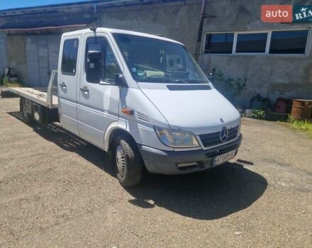 Белый Мерседес Sprinter, объемом двигателя 2.15 л и пробегом 598 тыс. км за 13800 $, фото 3 на Automoto.ua