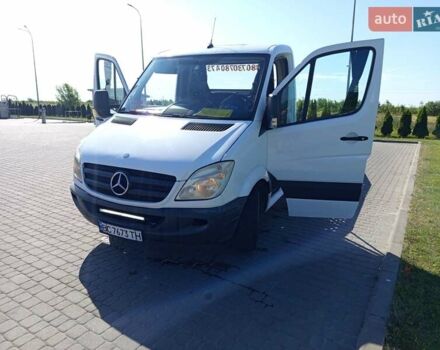 Белый Мерседес Sprinter, объемом двигателя 2.14 л и пробегом 370 тыс. км за 18512 $, фото 1 на Automoto.ua