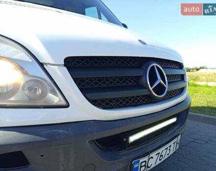 Белый Мерседес Sprinter, объемом двигателя 2.14 л и пробегом 370 тыс. км за 18512 $, фото 3 на Automoto.ua