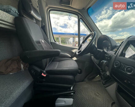Белый Мерседес Sprinter, объемом двигателя 2.99 л и пробегом 322 тыс. км за 23777 $, фото 17 на Automoto.ua