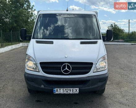 Белый Мерседес Sprinter, объемом двигателя 2.99 л и пробегом 322 тыс. км за 23777 $, фото 3 на Automoto.ua