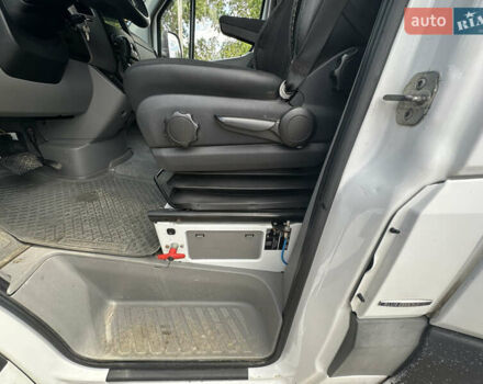 Белый Мерседес Sprinter, объемом двигателя 2.99 л и пробегом 322 тыс. км за 23777 $, фото 19 на Automoto.ua