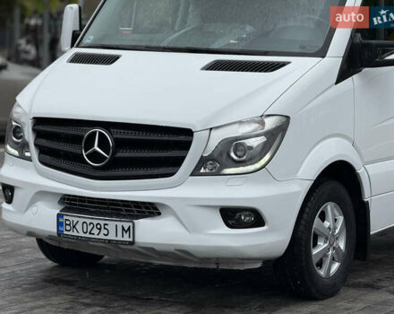 Белый Мерседес Sprinter, объемом двигателя 3 л и пробегом 396 тыс. км за 26000 $, фото 2 на Automoto.ua