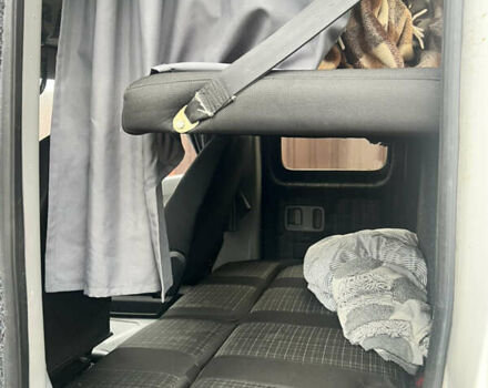 Белый Мерседес Sprinter, объемом двигателя 2.14 л и пробегом 377 тыс. км за 25000 $, фото 4 на Automoto.ua