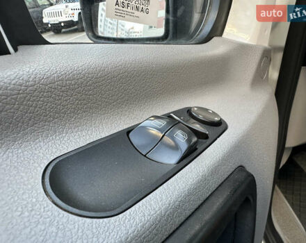 Білий Мерседес Sprinter, об'ємом двигуна 2.2 л та пробігом 419 тис. км за 24700 $, фото 28 на Automoto.ua