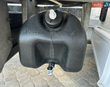 Белый Мерседес Sprinter, объемом двигателя 2.14 л и пробегом 419 тыс. км за 22999 $, фото 11 на Automoto.ua