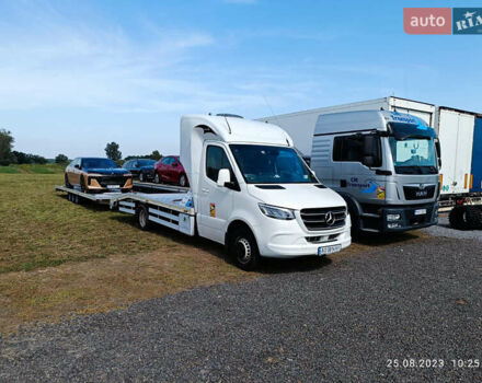 Белый Мерседес Sprinter, объемом двигателя 2.99 л и пробегом 525 тыс. км за 42000 $, фото 3 на Automoto.ua