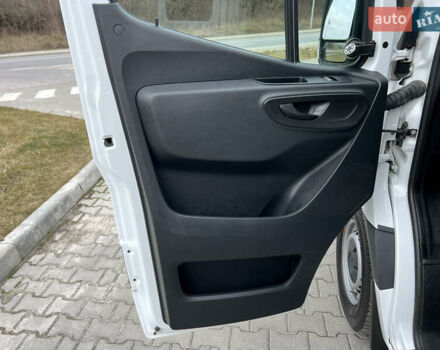 Белый Мерседес Sprinter, объемом двигателя 2 л и пробегом 11 тыс. км за 38900 $, фото 22 на Automoto.ua