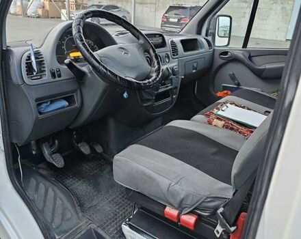 Белый Мерседес Sprinter, объемом двигателя 2.69 л и пробегом 645 тыс. км за 12500 $, фото 5 на Automoto.ua
