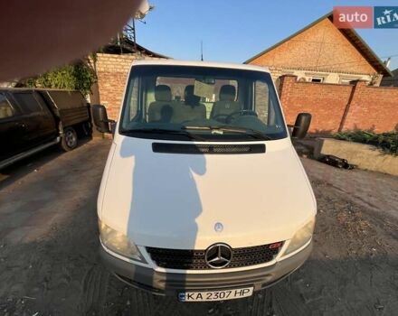 Белый Мерседес Sprinter, объемом двигателя 2.15 л и пробегом 320 тыс. км за 9500 $, фото 6 на Automoto.ua