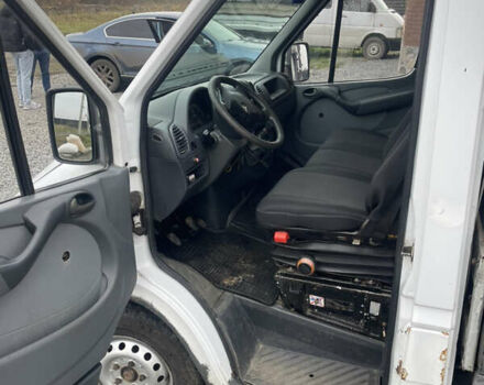 Белый Мерседес Sprinter, объемом двигателя 2.15 л и пробегом 480 тыс. км за 8500 $, фото 5 на Automoto.ua