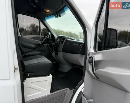 Белый Мерседес Sprinter, объемом двигателя 2.2 л и пробегом 440 тыс. км за 25500 $, фото 25 на Automoto.ua