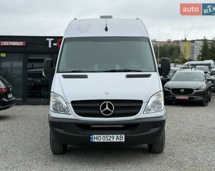 Белый Мерседес Sprinter, объемом двигателя 2.2 л и пробегом 440 тыс. км за 25500 $, фото 3 на Automoto.ua