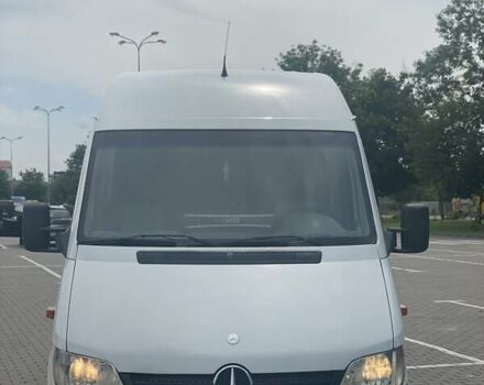 Белый Мерседес Sprinter, объемом двигателя 2.2 л и пробегом 480 тыс. км за 12000 $, фото 1 на Automoto.ua