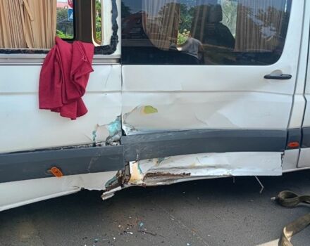 Білий Мерседес Sprinter, об'ємом двигуна 0 л та пробігом 198 тис. км за 5013 $, фото 2 на Automoto.ua