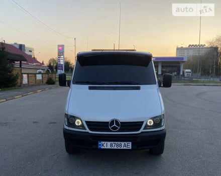 Белый Мерседес Sprinter, объемом двигателя 2.2 л и пробегом 300 тыс. км за 16800 $, фото 2 на Automoto.ua