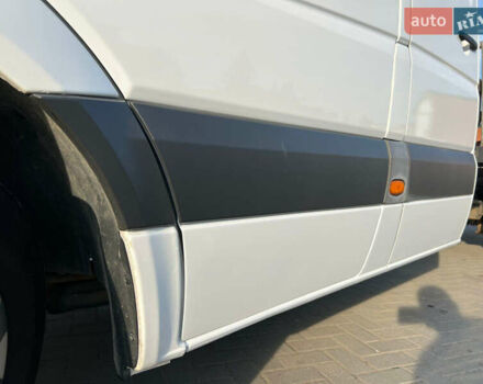 Белый Мерседес Sprinter, объемом двигателя 3 л и пробегом 550 тыс. км за 18700 $, фото 4 на Automoto.ua