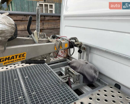 Белый Мерседес Sprinter, объемом двигателя 2.2 л и пробегом 370 тыс. км за 29000 $, фото 6 на Automoto.ua