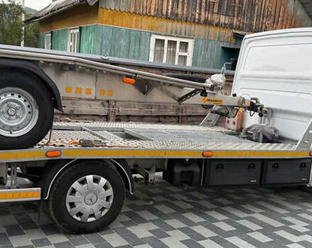 Белый Мерседес Sprinter, объемом двигателя 2.2 л и пробегом 346 тыс. км за 29000 $, фото 3 на Automoto.ua