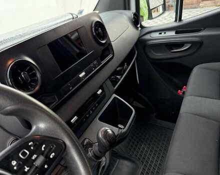 Белый Мерседес Sprinter, объемом двигателя 2.2 л и пробегом 346 тыс. км за 29000 $, фото 9 на Automoto.ua