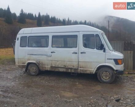 Білий Мерседес Sprinter, об'ємом двигуна 2.3 л та пробігом 999 тис. км за 2500 $, фото 1 на Automoto.ua