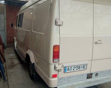 Белый Мерседес Sprinter, объемом двигателя 2.9 л и пробегом 500 тыс. км за 6500 $, фото 3 на Automoto.ua