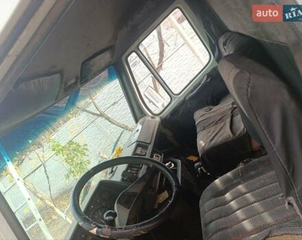 Белый Мерседес Sprinter, объемом двигателя 2.3 л и пробегом 500 тыс. км за 1500 $, фото 2 на Automoto.ua