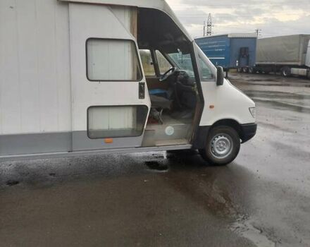 Белый Мерседес Sprinter, объемом двигателя 0 л и пробегом 300 тыс. км за 3800 $, фото 6 на Automoto.ua
