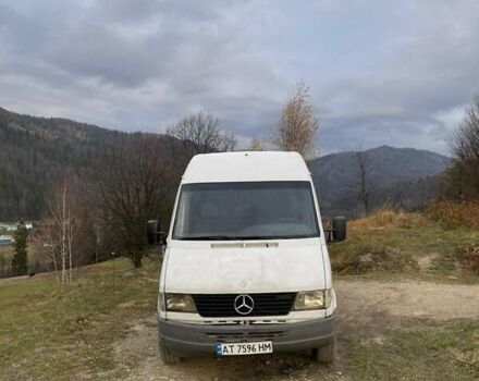Белый Мерседес Sprinter, объемом двигателя 2.87 л и пробегом 653 тыс. км за 3300 $, фото 2 на Automoto.ua