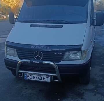Белый Мерседес Sprinter, объемом двигателя 2.9 л и пробегом 400 тыс. км за 11000 $, фото 1 на Automoto.ua