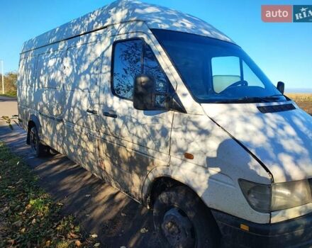 Белый Мерседес Sprinter, объемом двигателя 2.9 л и пробегом 550 тыс. км за 6200 $, фото 3 на Automoto.ua