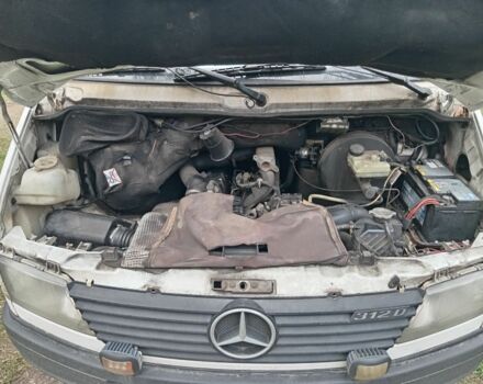 Белый Мерседес Sprinter, объемом двигателя 2.9 л и пробегом 500 тыс. км за 6000 $, фото 3 на Automoto.ua