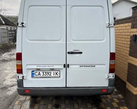 Белый Мерседес Sprinter, объемом двигателя 2.9 л и пробегом 955 тыс. км за 7000 $, фото 2 на Automoto.ua