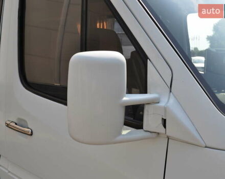 Белый Мерседес Sprinter, объемом двигателя 2.2 л и пробегом 900 тыс. км за 9000 $, фото 16 на Automoto.ua
