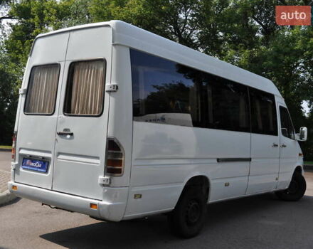 Белый Мерседес Sprinter, объемом двигателя 2.2 л и пробегом 900 тыс. км за 9000 $, фото 6 на Automoto.ua